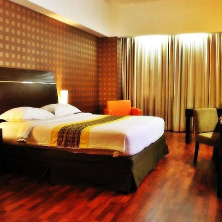 Grand Elite Hotel Pekanbaru Extérieur photo