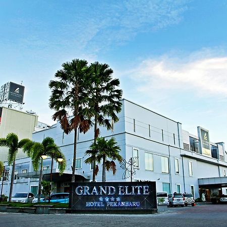 Grand Elite Hotel Pekanbaru Extérieur photo