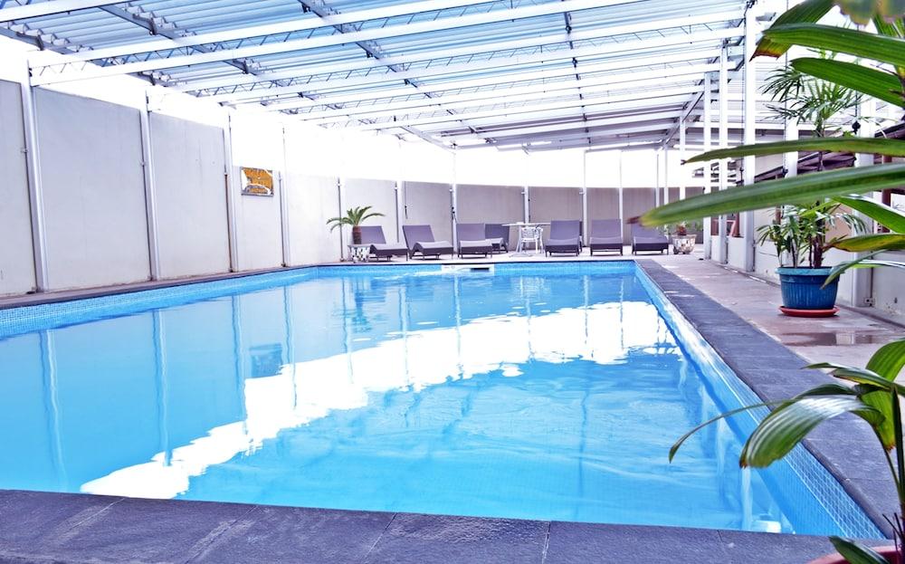 Grand Elite Hotel Pekanbaru Extérieur photo