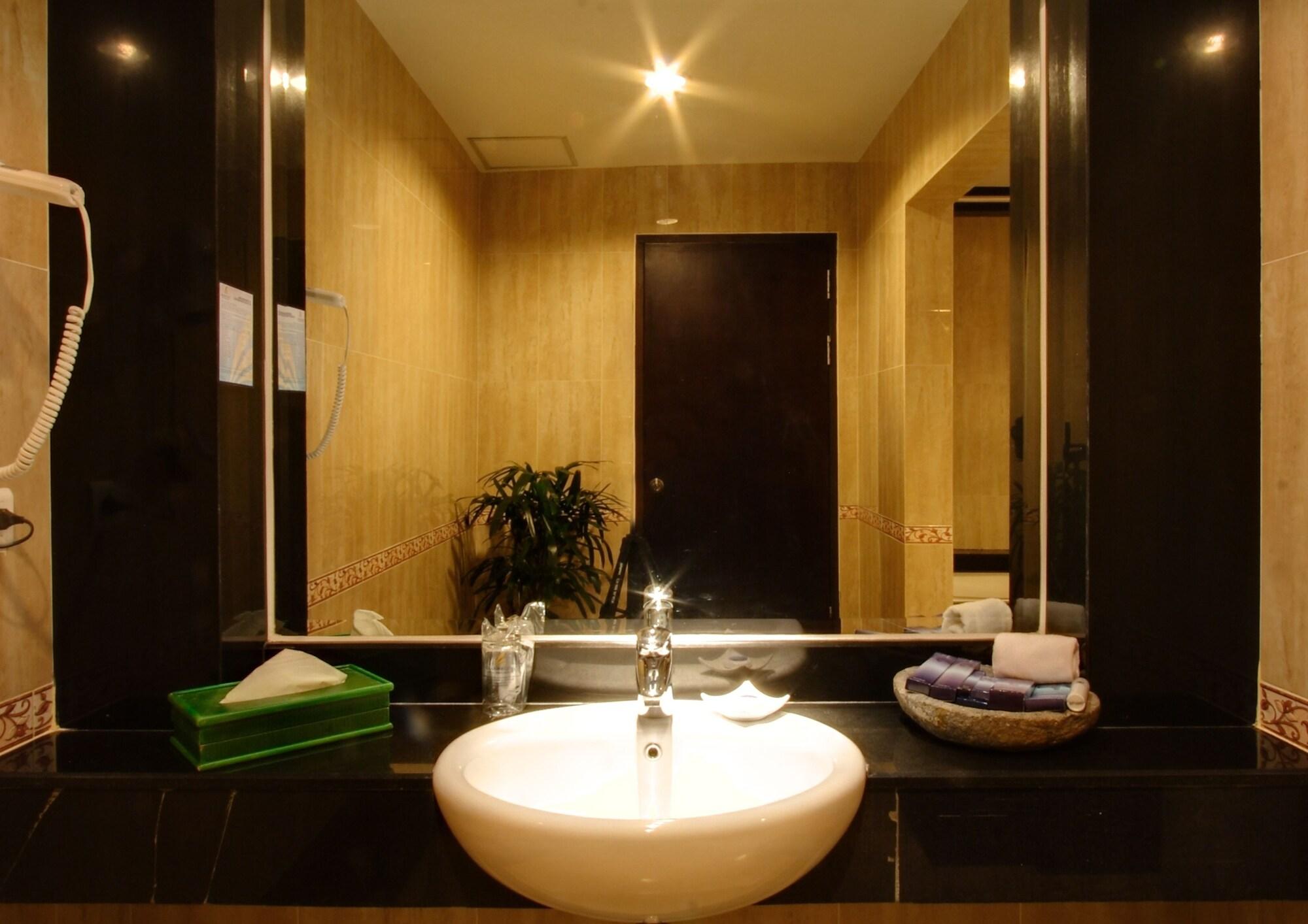 Grand Elite Hotel Pekanbaru Extérieur photo