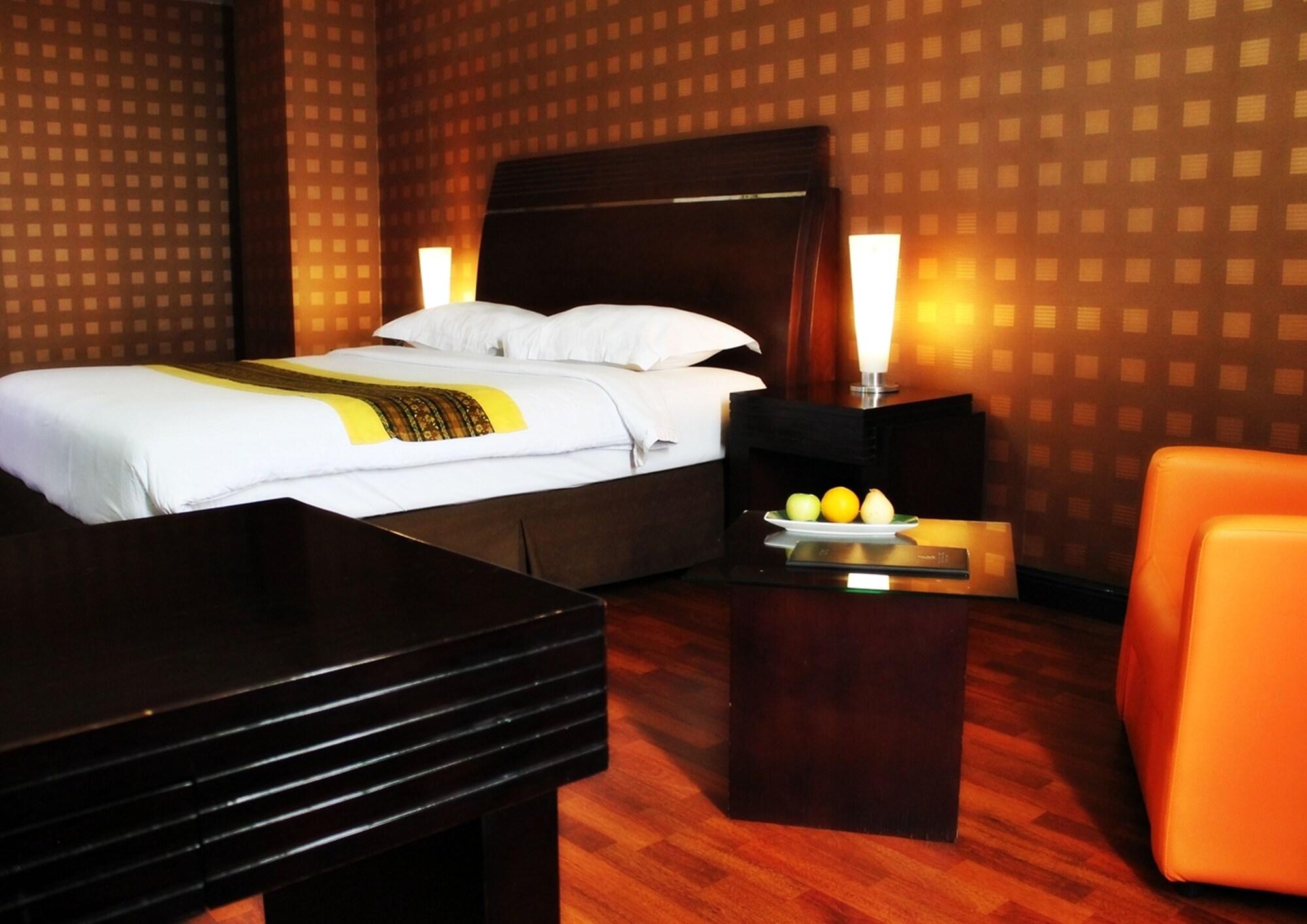 Grand Elite Hotel Pekanbaru Extérieur photo