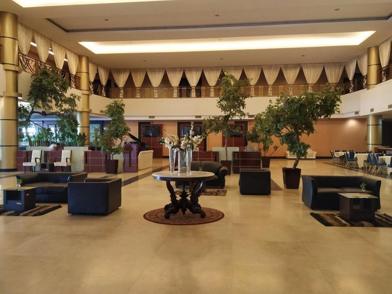 Grand Elite Hotel Pekanbaru Extérieur photo