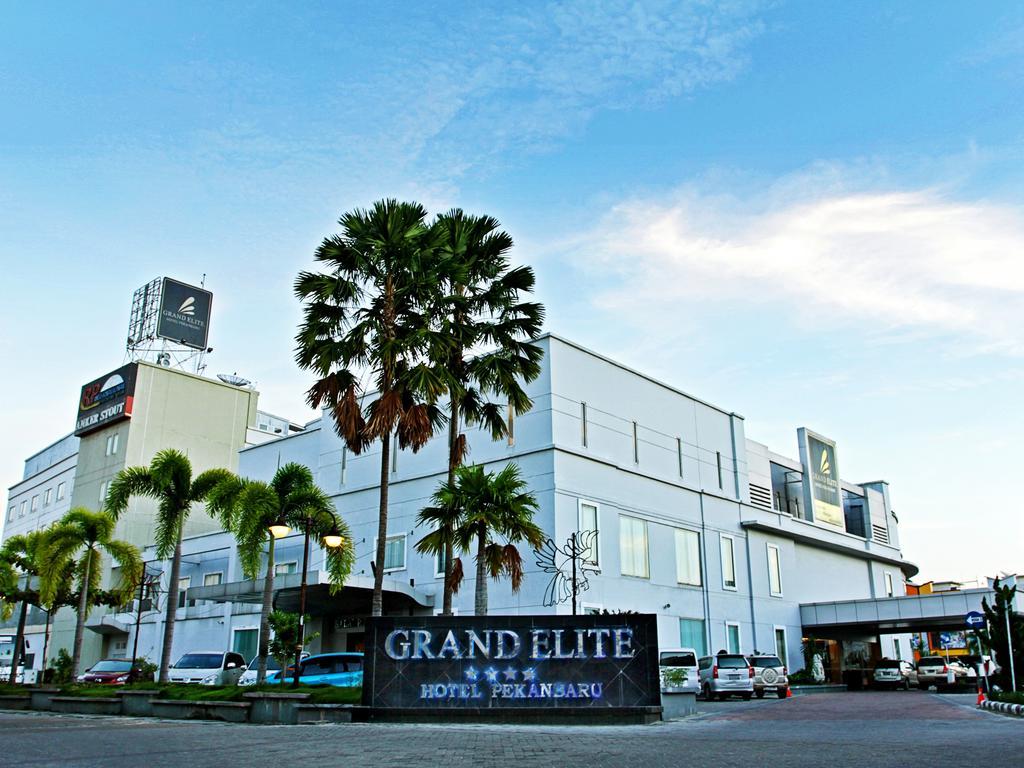 Grand Elite Hotel Pekanbaru Extérieur photo