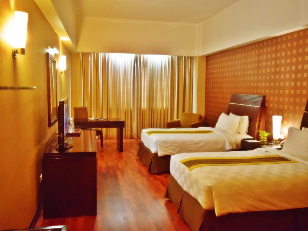 Grand Elite Hotel Pekanbaru Extérieur photo