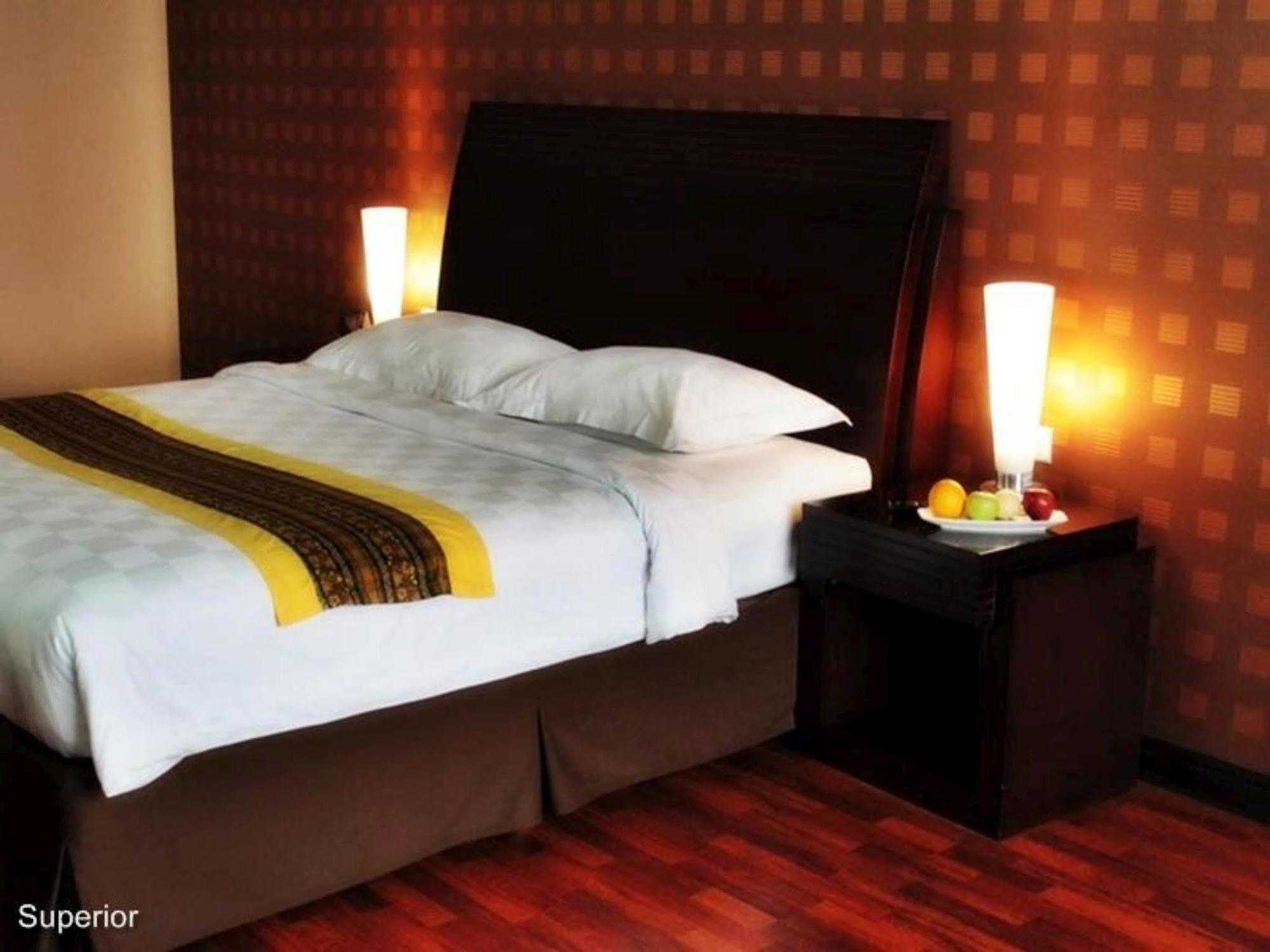 Grand Elite Hotel Pekanbaru Extérieur photo