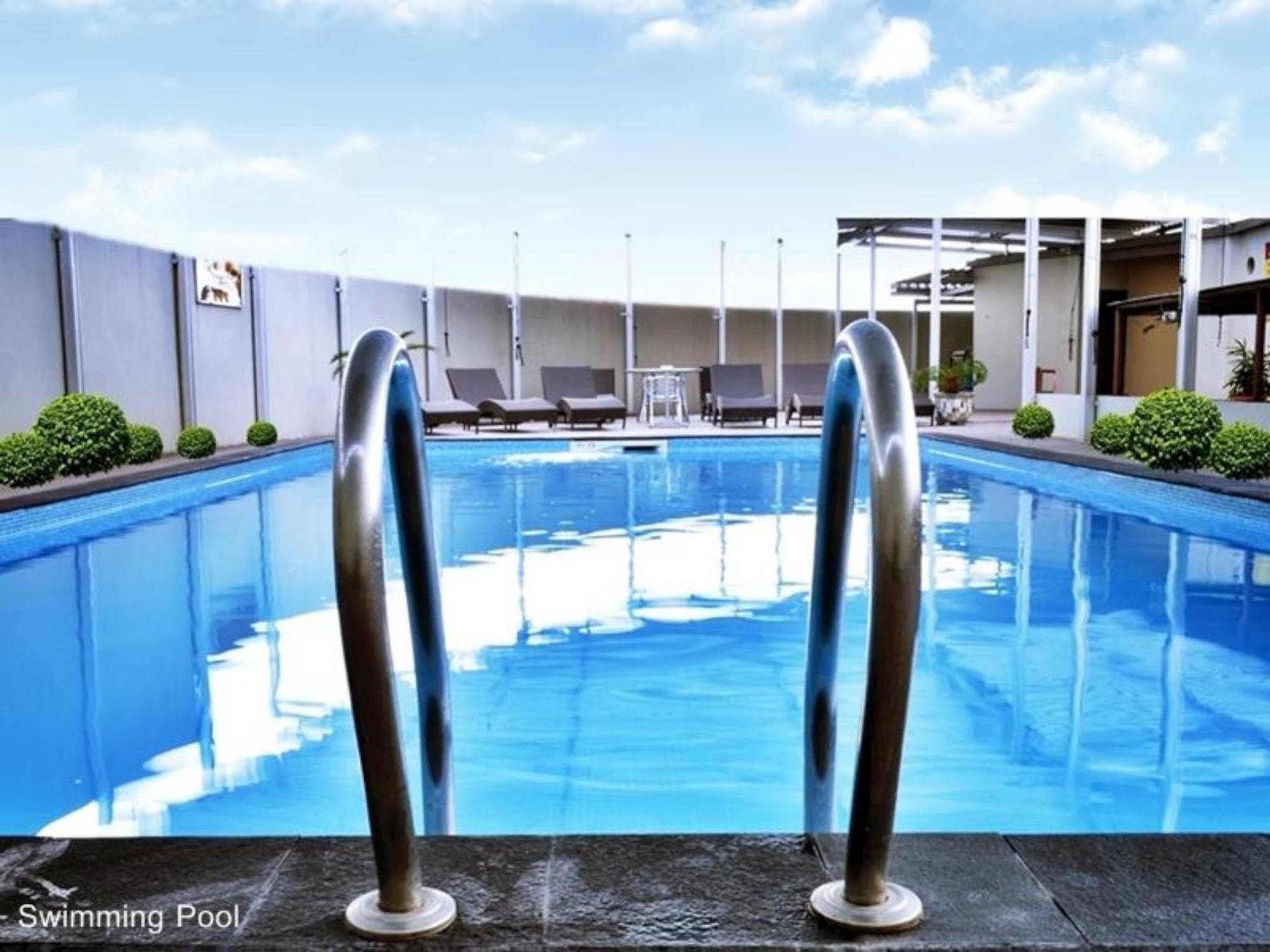 Grand Elite Hotel Pekanbaru Extérieur photo